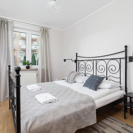 Pleasant Apartment With Terrace Cracow By Noclegi Renters 크라쿠프 외부 사진