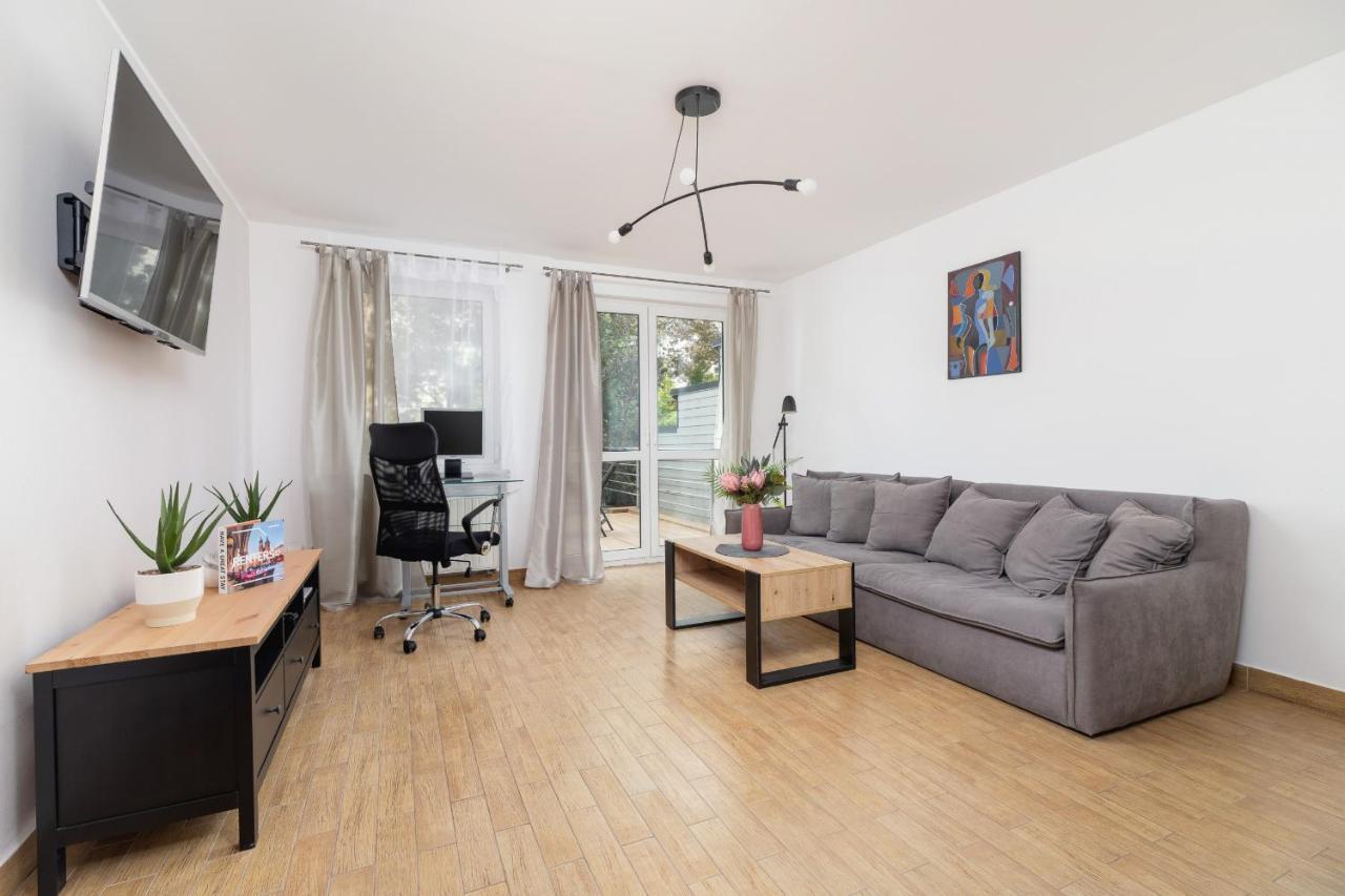Pleasant Apartment With Terrace Cracow By Noclegi Renters 크라쿠프 외부 사진