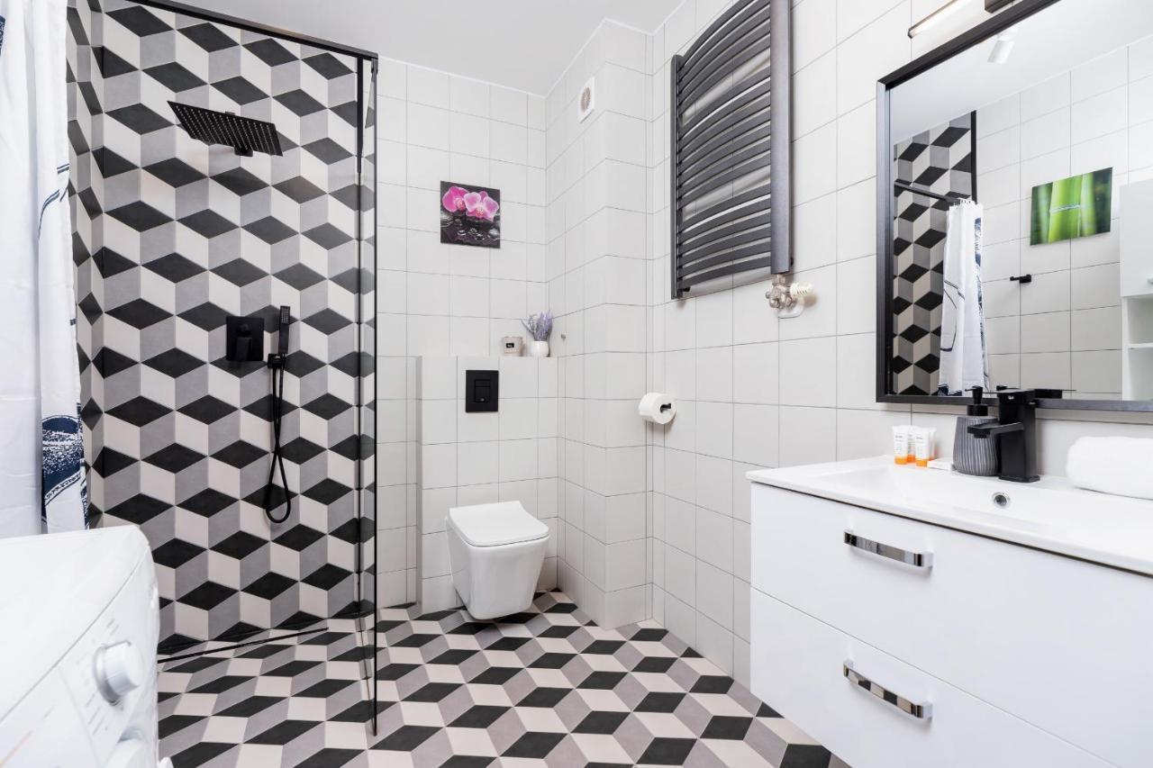 Pleasant Apartment With Terrace Cracow By Noclegi Renters 크라쿠프 외부 사진