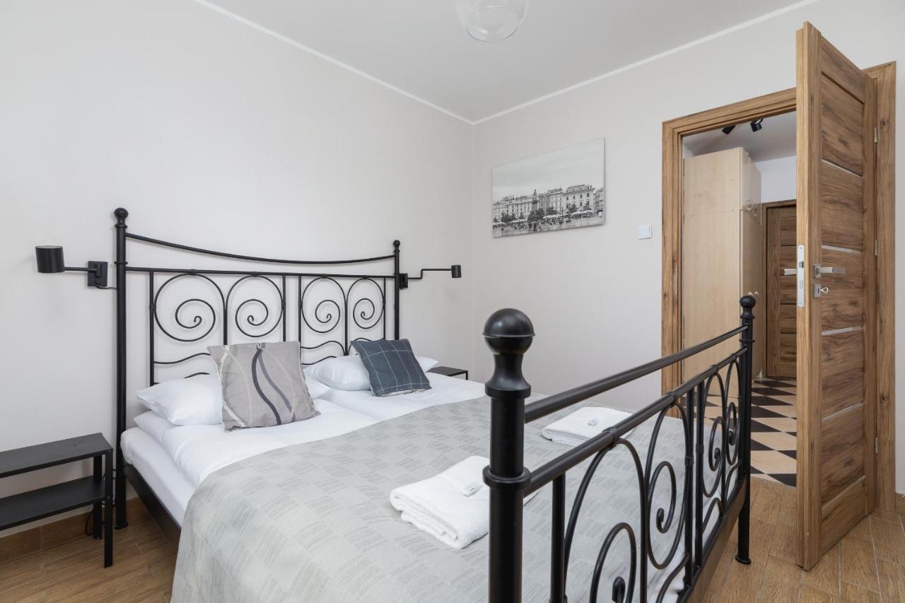 Pleasant Apartment With Terrace Cracow By Noclegi Renters 크라쿠프 외부 사진