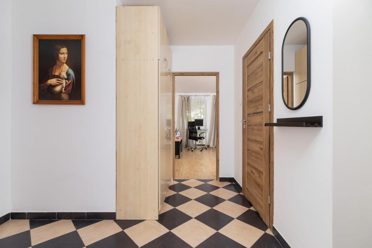 Pleasant Apartment With Terrace Cracow By Noclegi Renters 크라쿠프 외부 사진